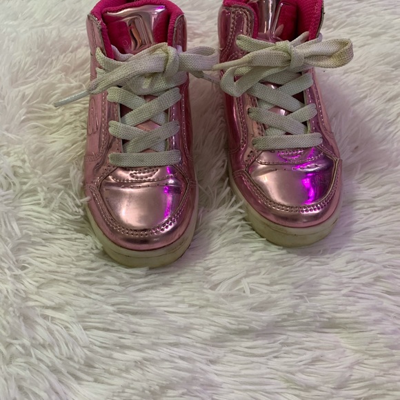 Sketchers Metallic Pink Light up sneaker - Picture 2 of 4